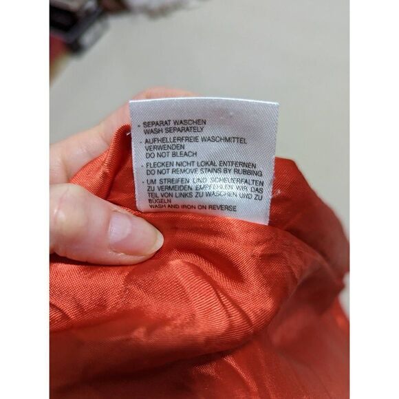 Dismero Women's Red Button-Down Quilted Vest Size M - Picture 6 of 6